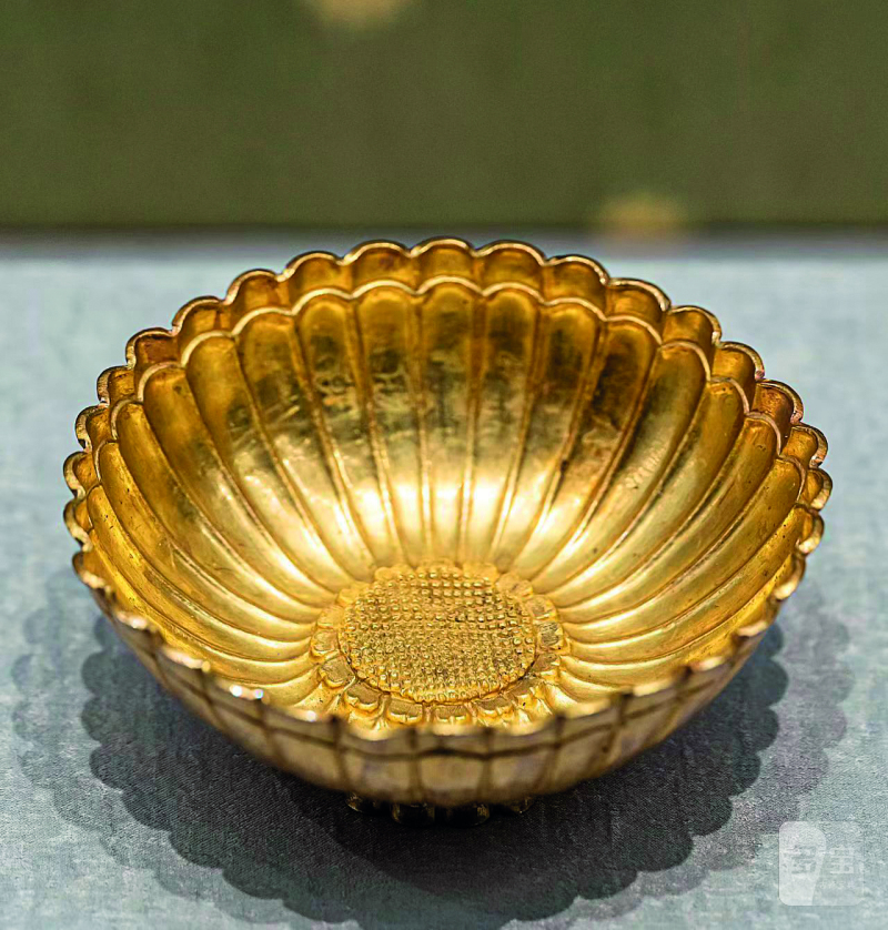 明 金菊瓣形盏 - 图9